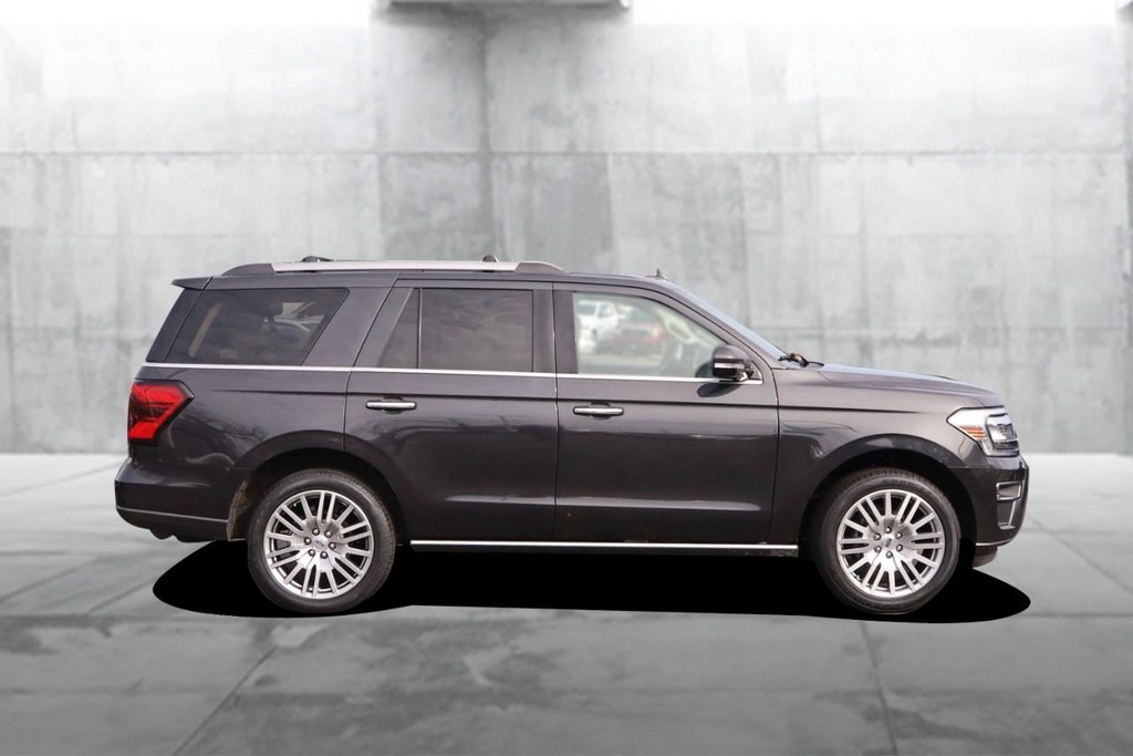 Ford Expedition Vehicle Full-screen Gallery Image 5