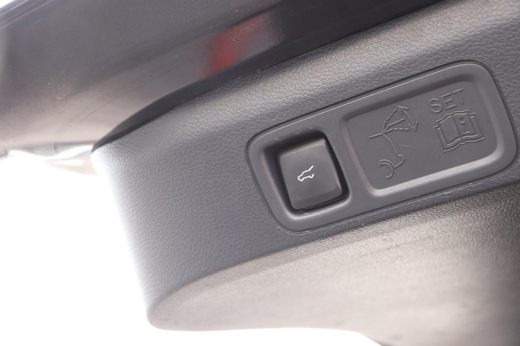 Ford Expedition Vehicle Full-screen Gallery Image 9