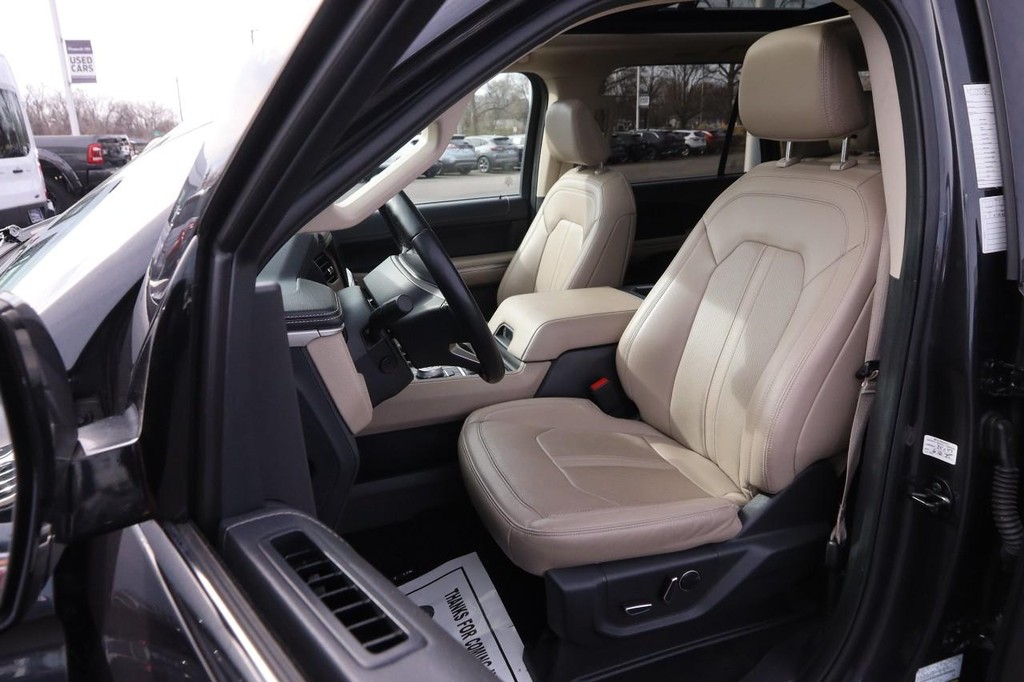 Ford Expedition Vehicle Full-screen Gallery Image 11