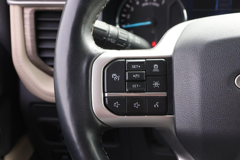 Ford Expedition Vehicle Full-screen Gallery Image 15