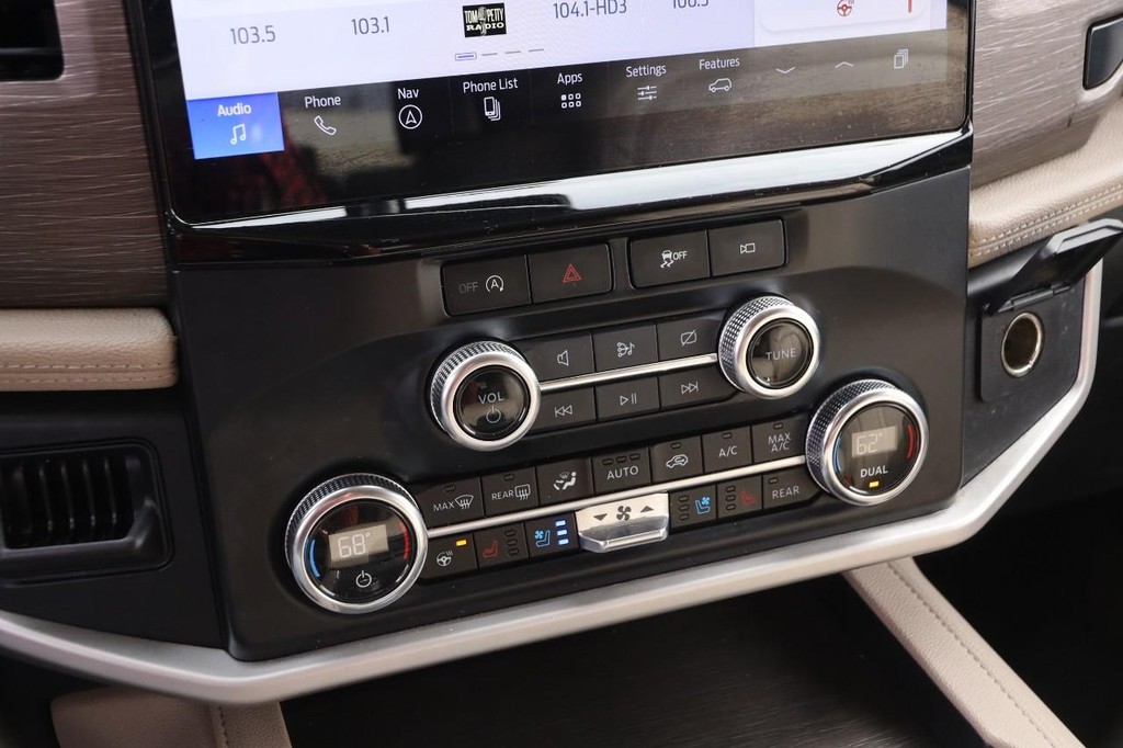 Ford Expedition Vehicle Full-screen Gallery Image 21