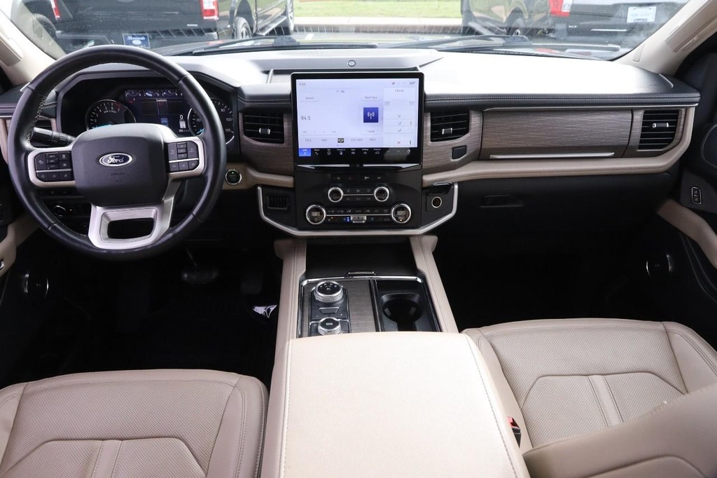 Ford Expedition Vehicle Full-screen Gallery Image 24