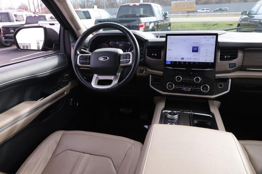 Ford Expedition Vehicle Full-screen Gallery Image 25