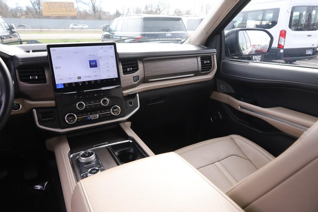 Ford Expedition Vehicle Full-screen Gallery Image 28