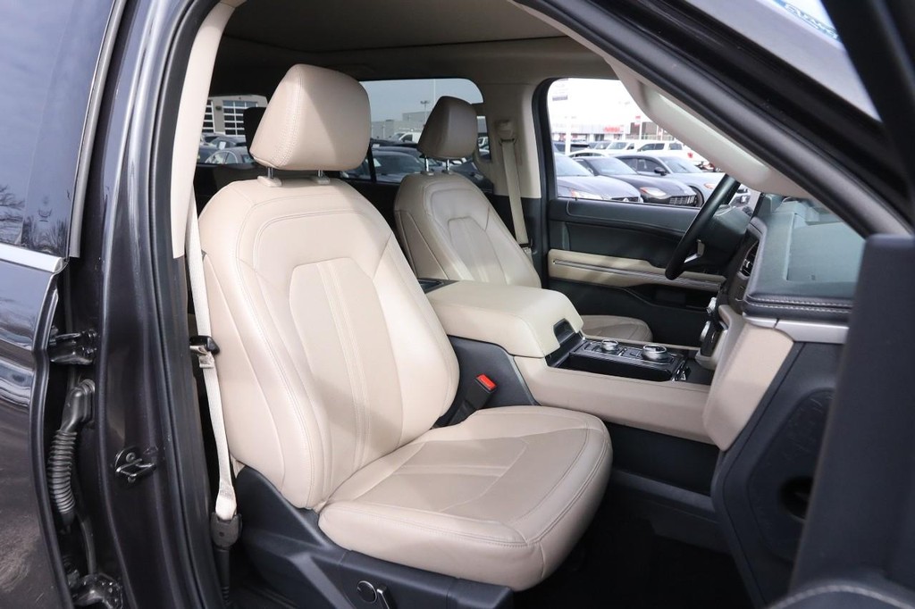 Ford Expedition Vehicle Full-screen Gallery Image 29