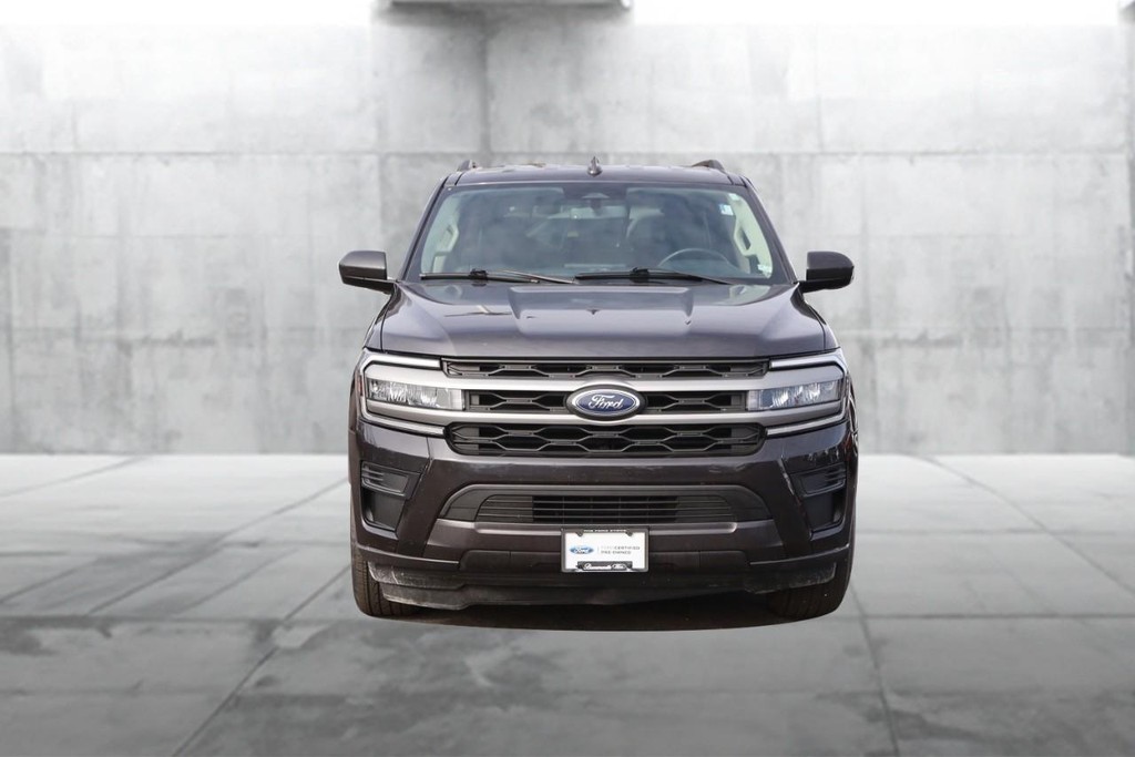 Ford Expedition Vehicle Full-screen Gallery Image 4