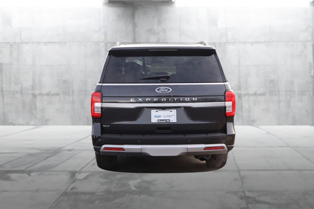 Ford Expedition Vehicle Full-screen Gallery Image 6