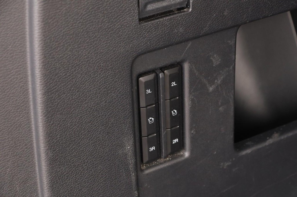 Ford Expedition Vehicle Full-screen Gallery Image 8