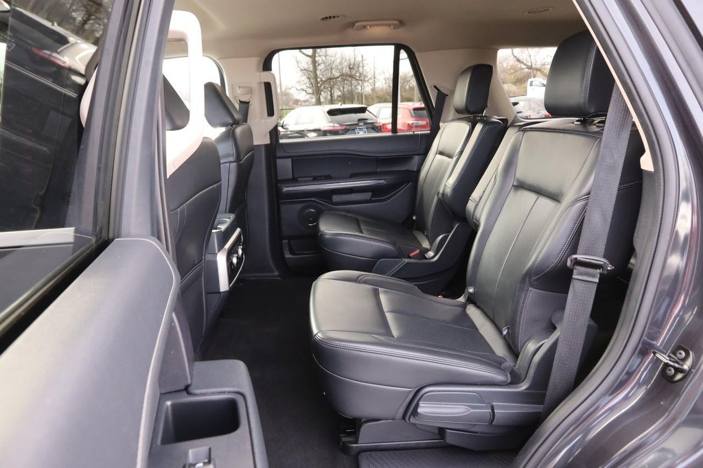 Ford Expedition Vehicle Full-screen Gallery Image 11