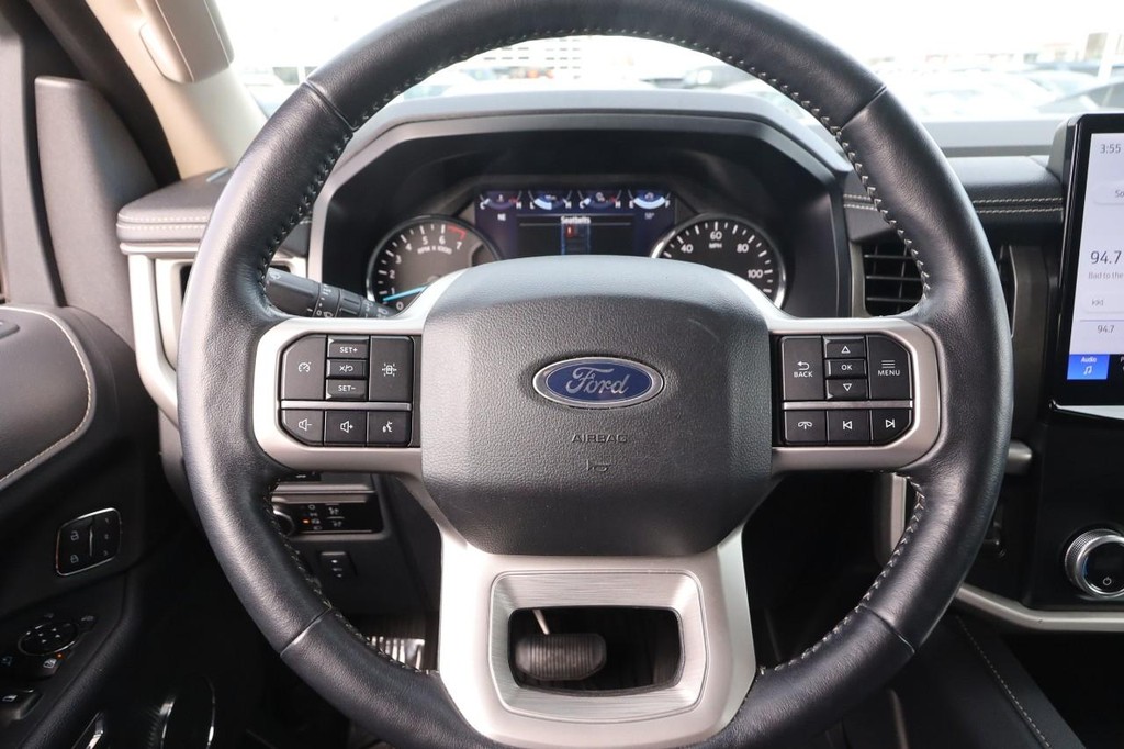 Ford Expedition Vehicle Full-screen Gallery Image 13
