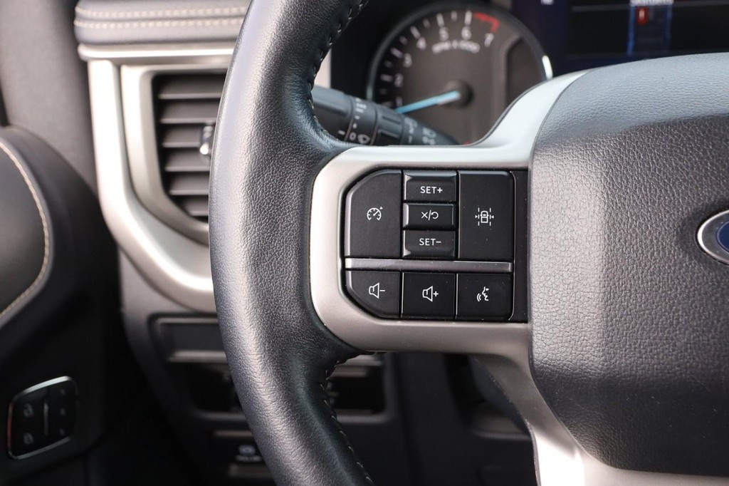 Ford Expedition Vehicle Full-screen Gallery Image 14