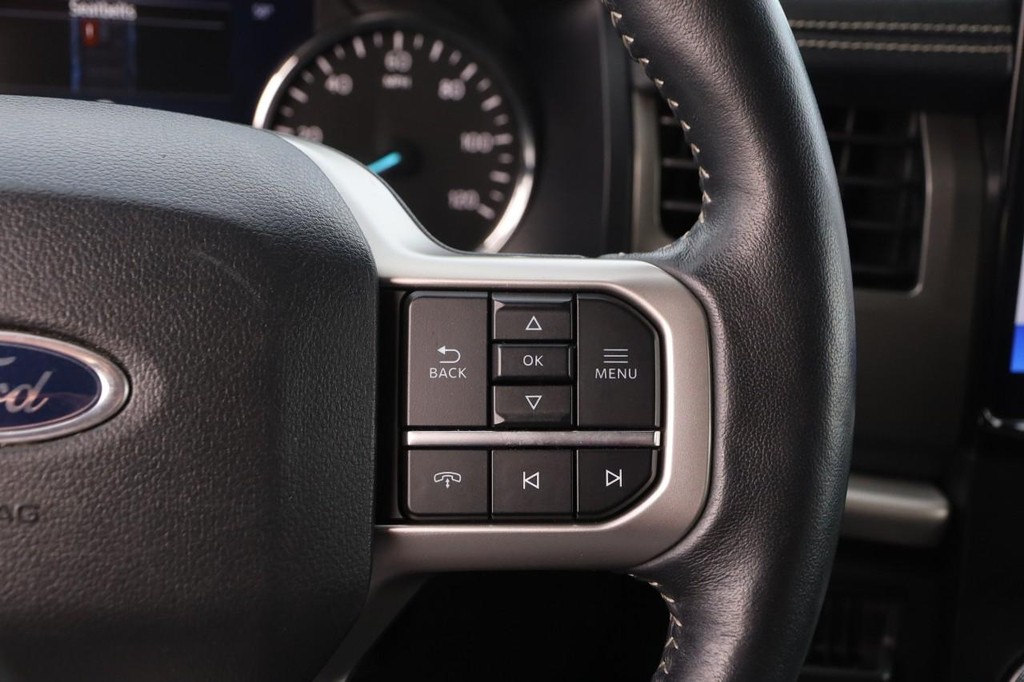 Ford Expedition Vehicle Full-screen Gallery Image 15