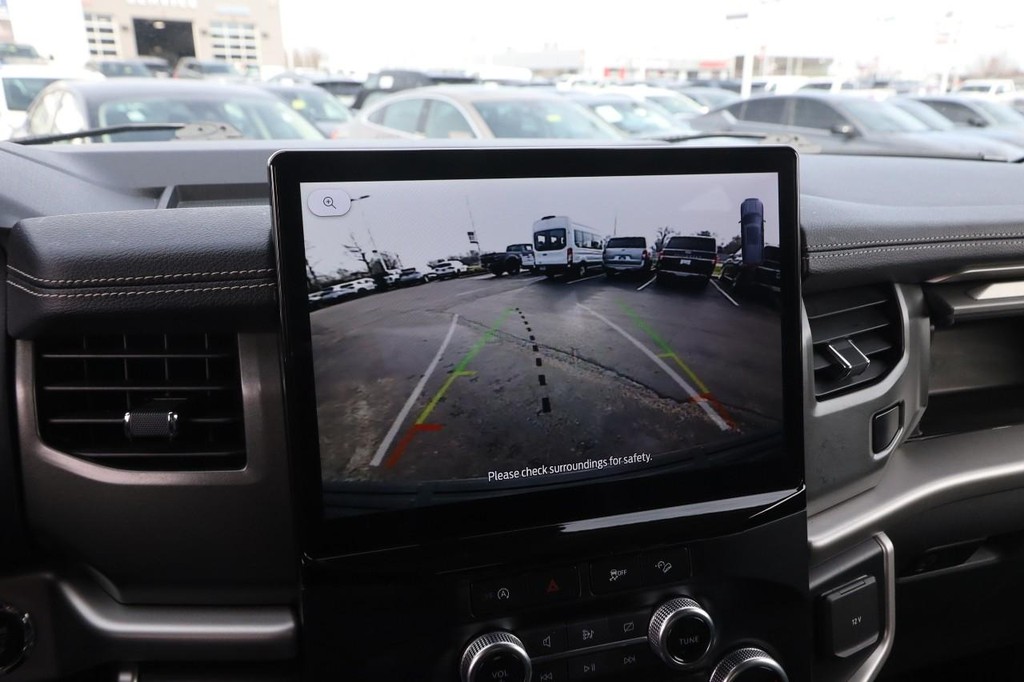 Ford Expedition Vehicle Full-screen Gallery Image 20