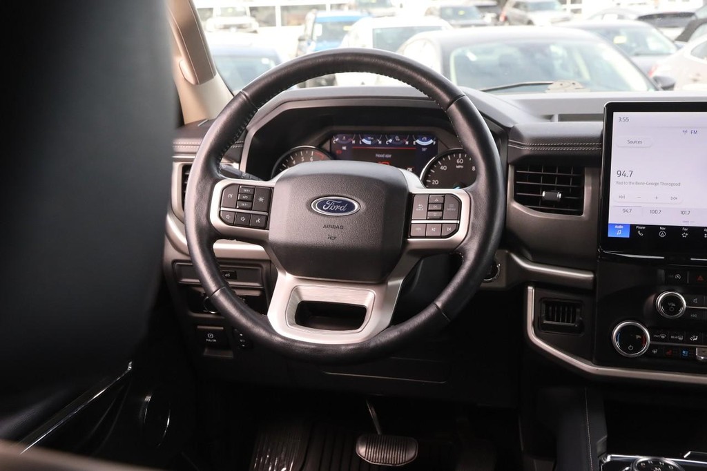Ford Expedition Vehicle Full-screen Gallery Image 26