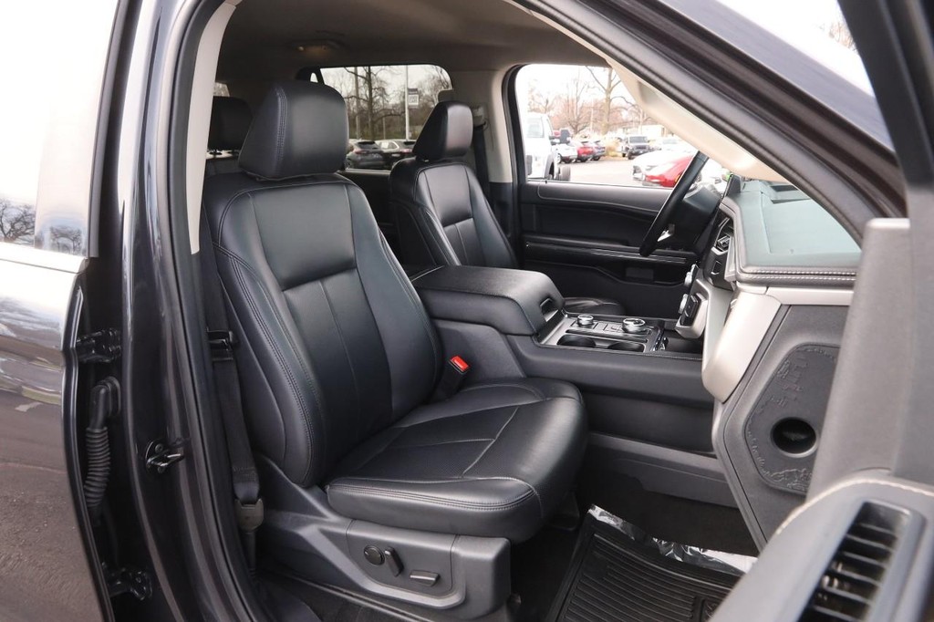 Ford Expedition Vehicle Full-screen Gallery Image 29