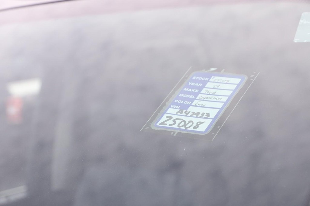 Ford Expedition Vehicle Full-screen Gallery Image 31