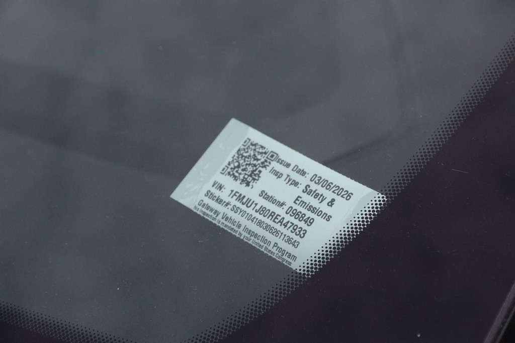 Ford Expedition Vehicle Full-screen Gallery Image 32