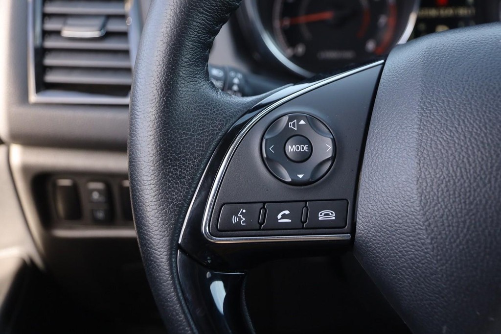 Mitsubishi Outlander Sport Vehicle Full-screen Gallery Image 11