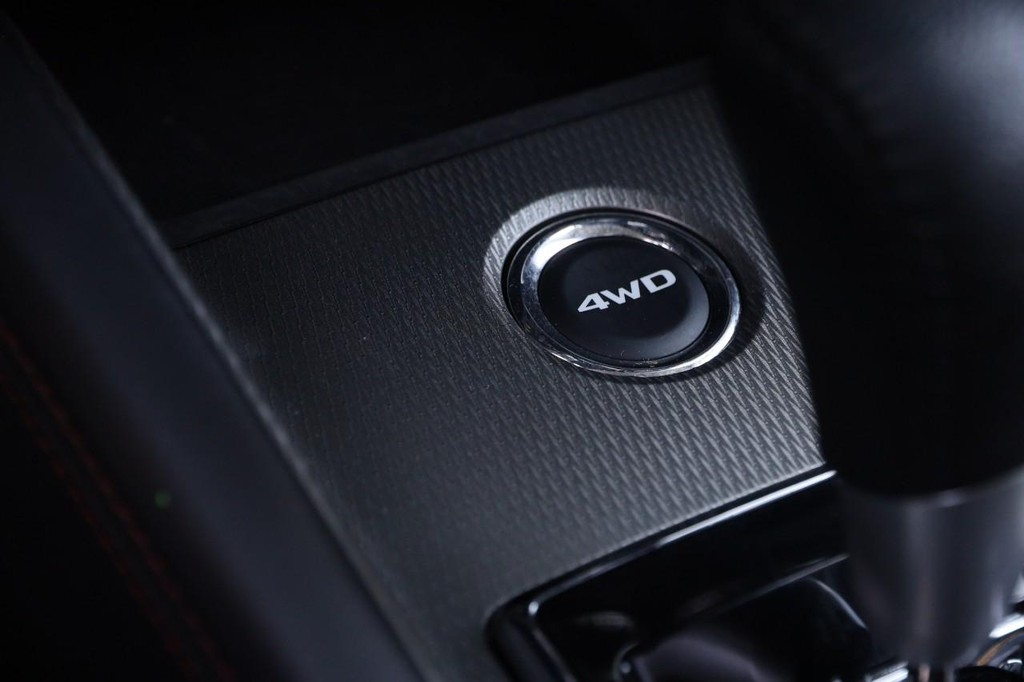 Mitsubishi Outlander Sport Vehicle Full-screen Gallery Image 19