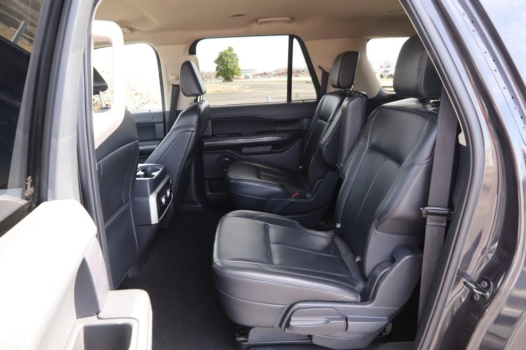 Ford Expedition Max Vehicle Full-screen Gallery Image 11