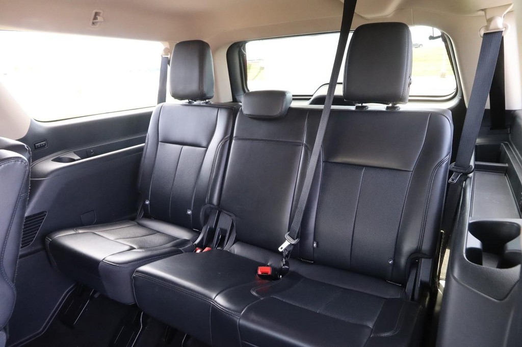 Ford Expedition Max Vehicle Full-screen Gallery Image 12