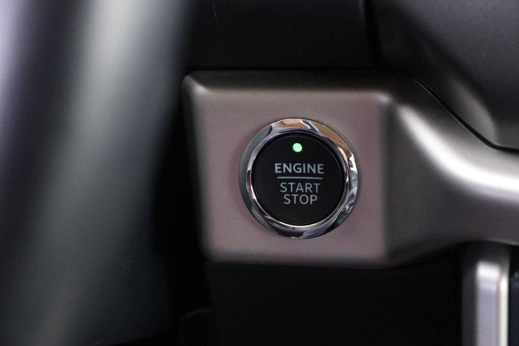 Ford Expedition Max Vehicle Full-screen Gallery Image 17