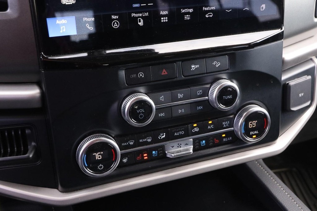 Ford Expedition Max Vehicle Full-screen Gallery Image 20