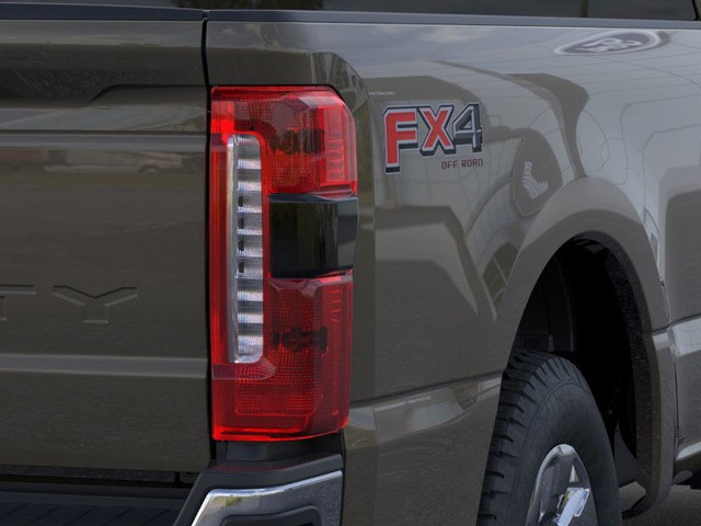 Ford Super Duty F-250 SRW Vehicle Image 21