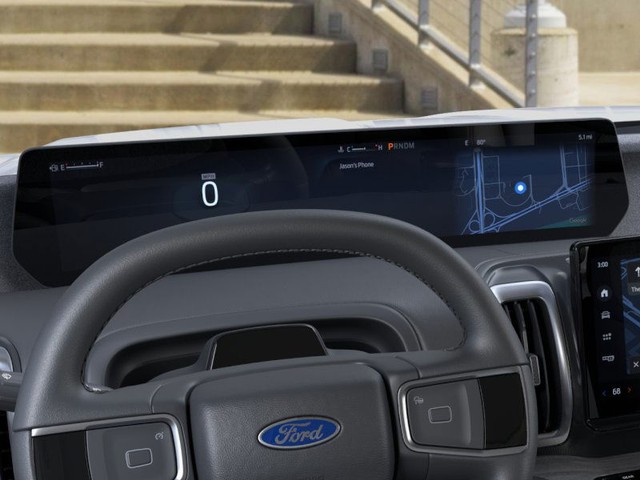 Ford Expedition Max Vehicle Full-screen Gallery Image 13