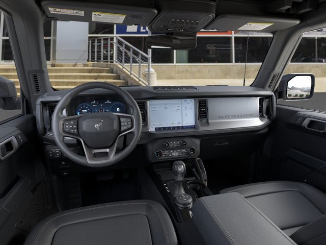 Ford Bronco Vehicle Full-screen Gallery Image 9