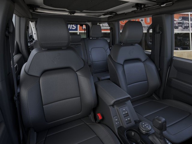 Ford Bronco Vehicle Full-screen Gallery Image 10