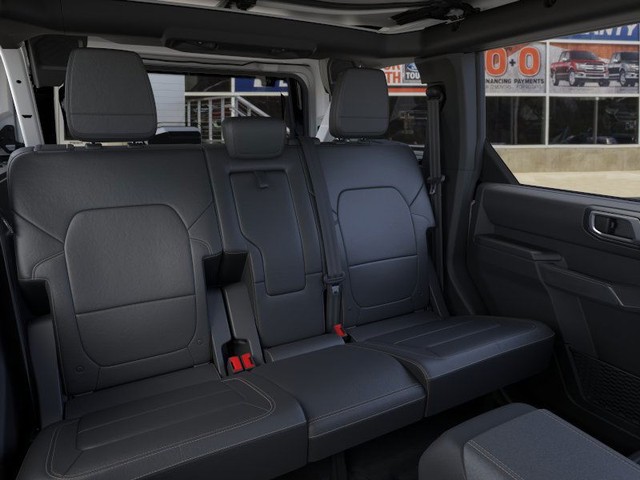 Ford Bronco Vehicle Full-screen Gallery Image 11