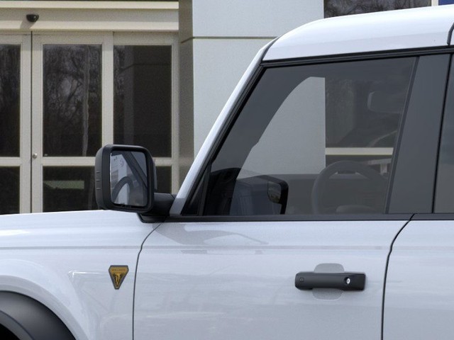 Ford Bronco Vehicle Full-screen Gallery Image 22