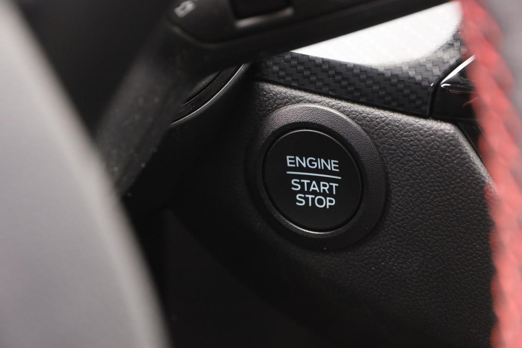 Ford Escape Vehicle Full-screen Gallery Image 15