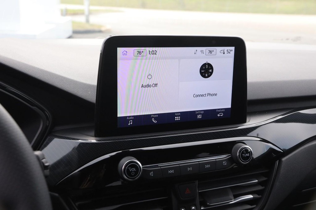 Ford Escape Vehicle Full-screen Gallery Image 16