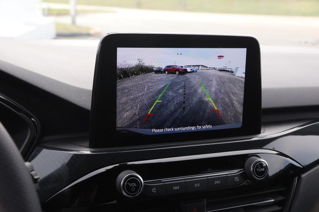 Ford Escape Vehicle Full-screen Gallery Image 17