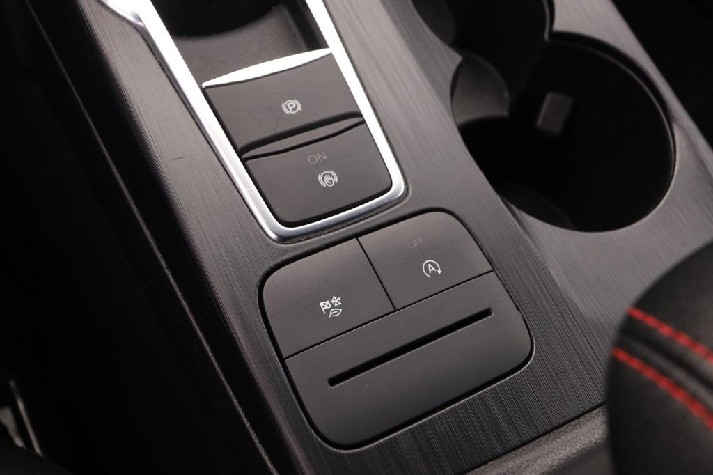 Ford Escape Vehicle Full-screen Gallery Image 19