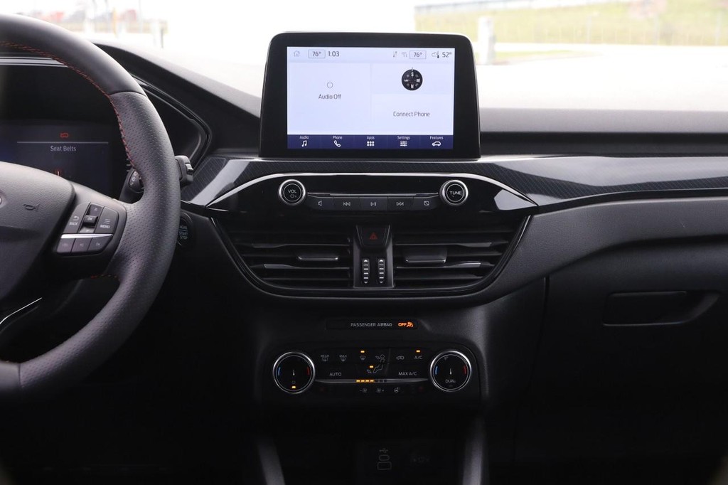 Ford Escape Vehicle Full-screen Gallery Image 24