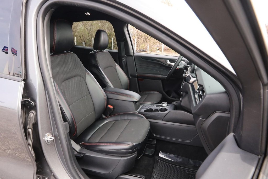 Ford Escape Vehicle Full-screen Gallery Image 26