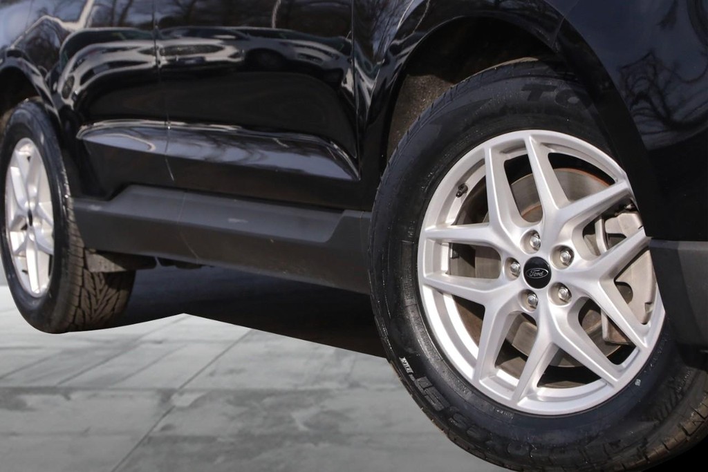 Ford Edge Vehicle Image 03