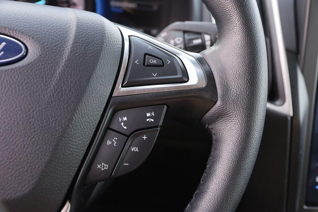 Ford Edge Vehicle Image 12