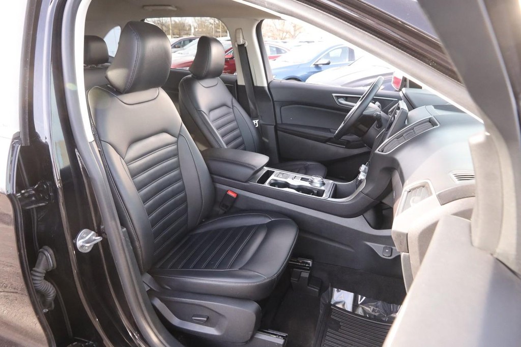 Ford Edge Vehicle Image 24