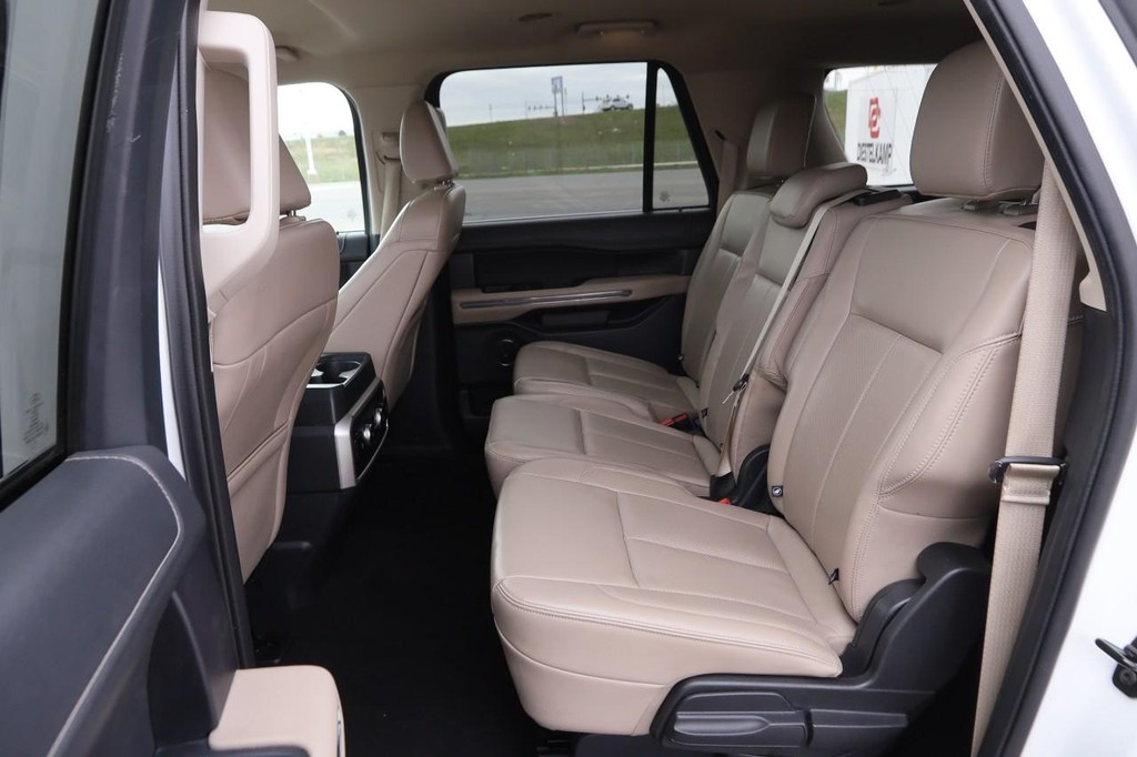 Ford Expedition Max Vehicle Image 10