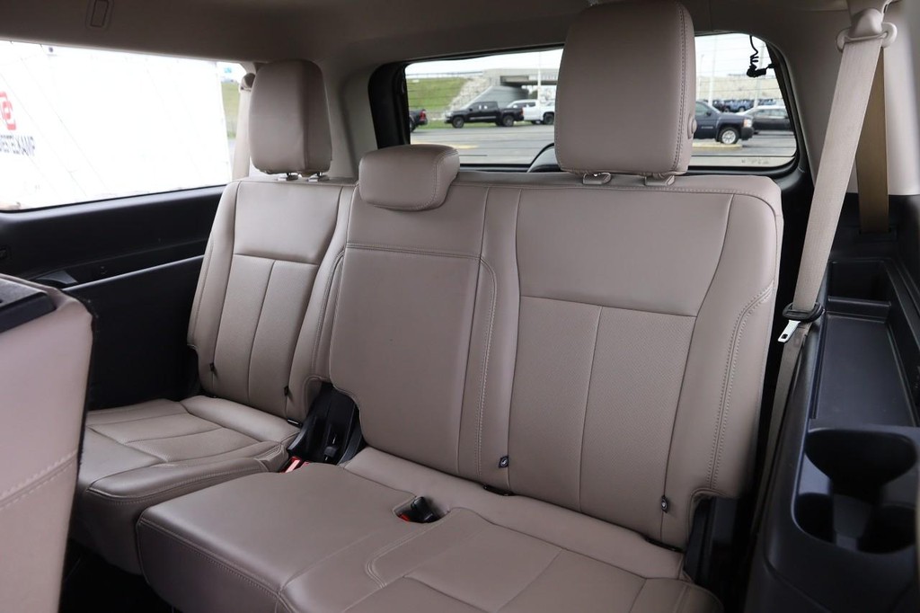 Ford Expedition Max Vehicle Image 11