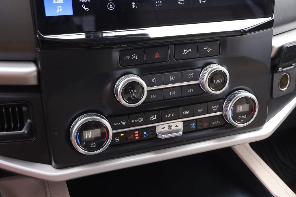 Ford Expedition Max Vehicle Image 19