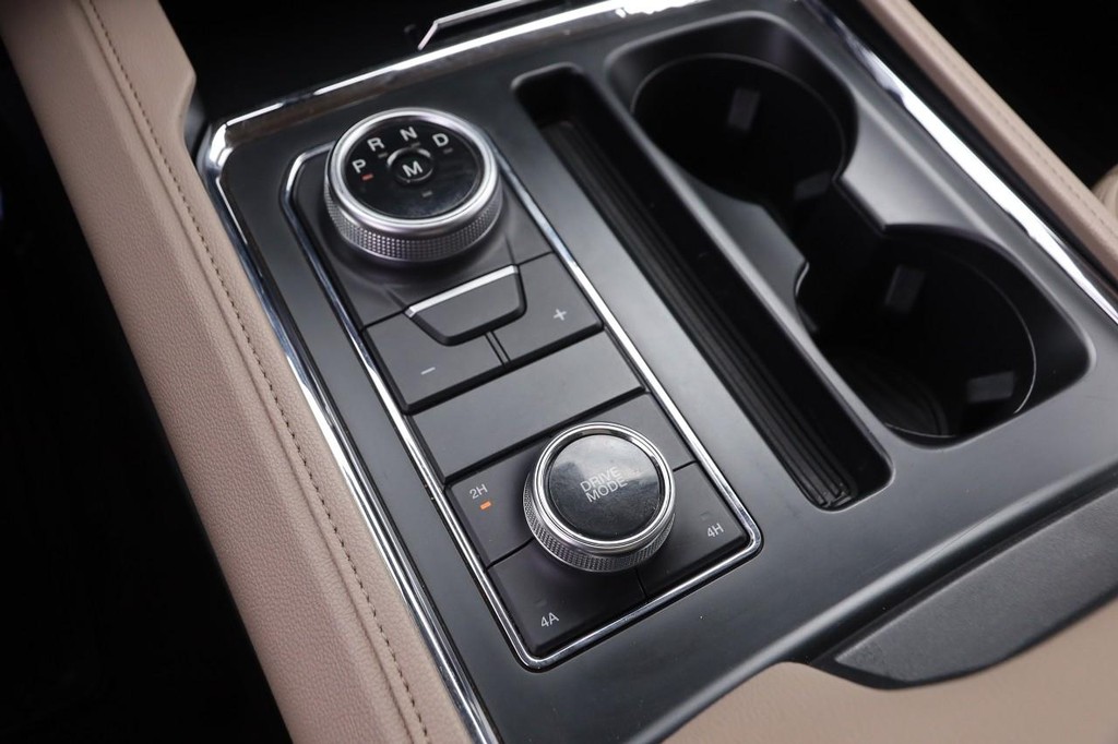 Ford Expedition Max Vehicle Image 20