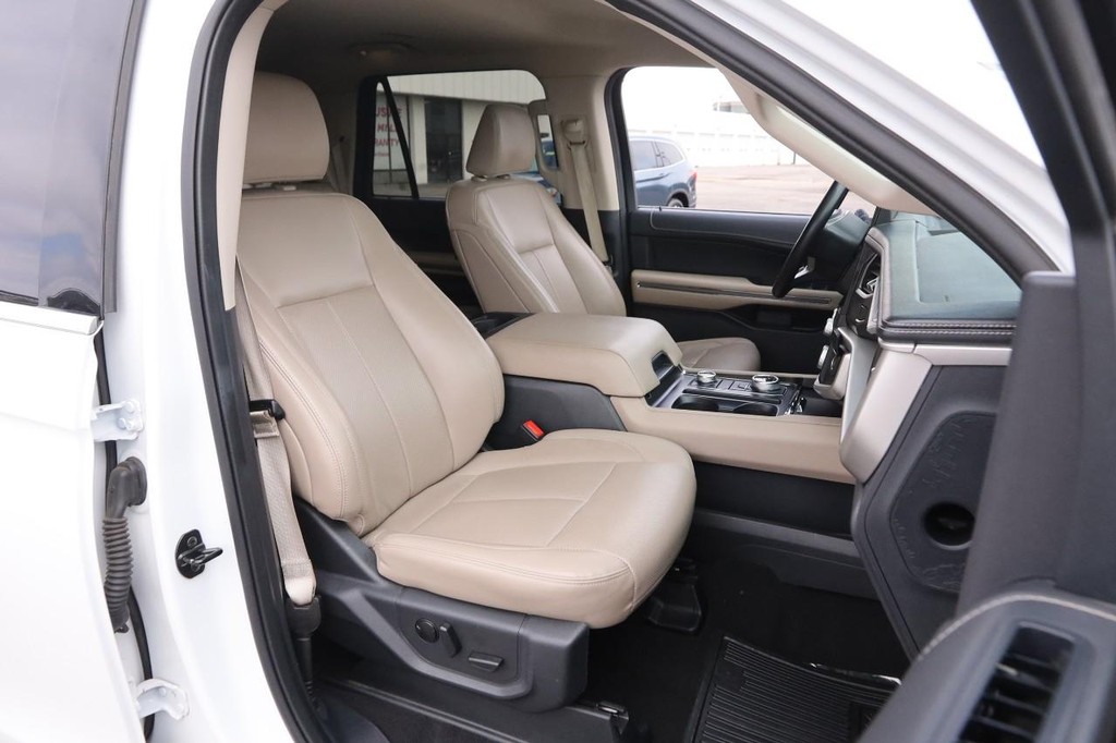 Ford Expedition Max Vehicle Image 27