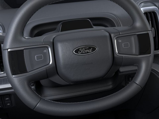 Ford Expedition Vehicle Full-screen Gallery Image 12