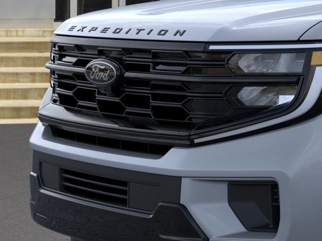 Ford Expedition Vehicle Full-screen Gallery Image 17