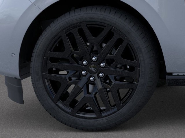 Ford Expedition Vehicle Full-screen Gallery Image 19